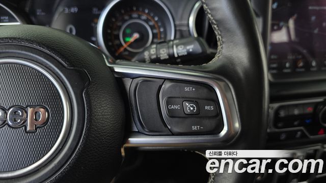Jeep Wrangler 2018 — photo 23