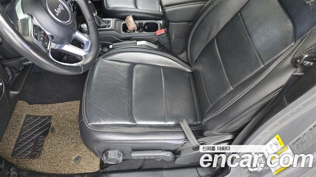 Jeep Wrangler 2018 — photo 25