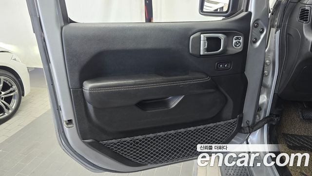 Jeep Wrangler 2018 — photo 14