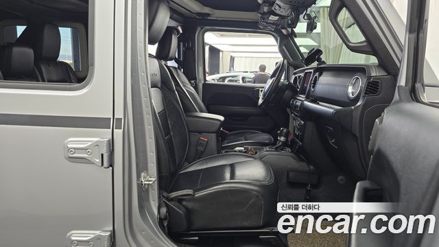 Jeep Wrangler 2018 — photo 16
