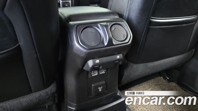 Jeep Wrangler 2018 — photo 31