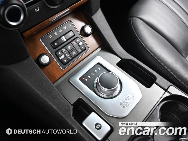 Land Rover Discovery 2016 — photo 9