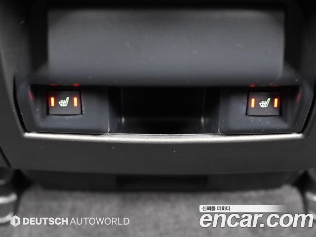 Land Rover Discovery 2016 — photo 15