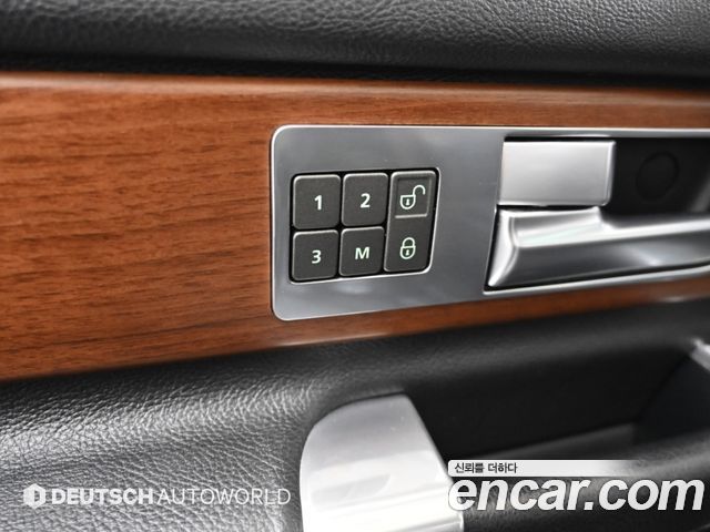 Land Rover Discovery 2016 — photo 16