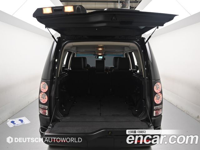 Land Rover Discovery 2016 — photo 18