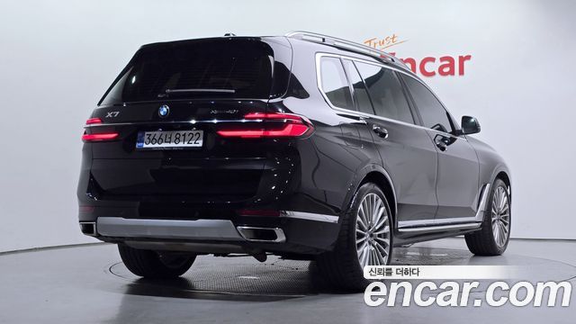 BMW X7 2023 — photo 2