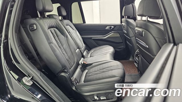 BMW X7 2023 — photo 17