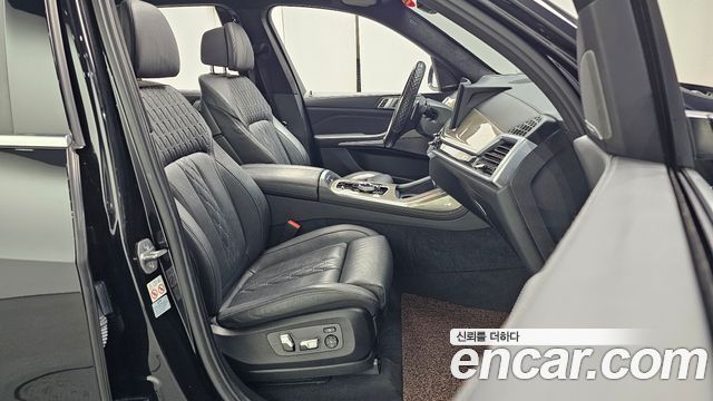 BMW X7 2023 — photo 16