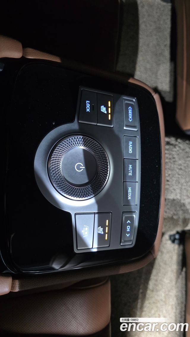 Genesis G80 2022 — photo 26