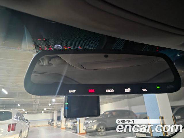 Kia K7 2017 — photo 11