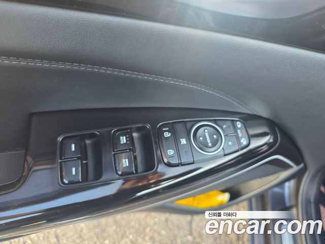 Kia K7 2017 — photo 13