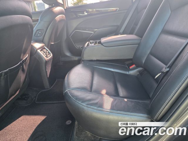 Kia K7 2017 — photo 18