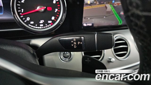 Mercedes-Benz E-Class 2019 — photo 9