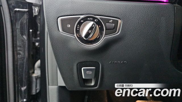 Mercedes-Benz E-Class 2019 — photo 15