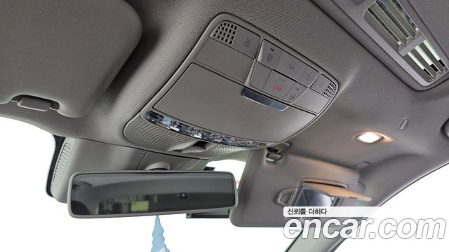 Mercedes-Benz E-Class 2019 — photo 17