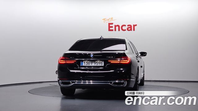BMW 7-Series 2016 — photo 4