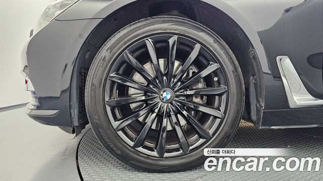 BMW 7-Series 2016 — photo 5