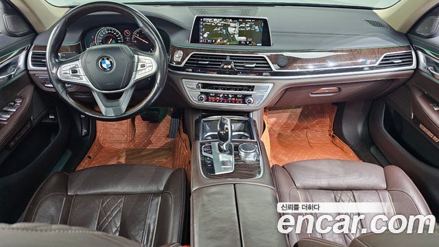BMW 7-Series 2016 — photo 7