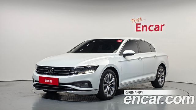 Volkswagen Passat 2022 — photo 1