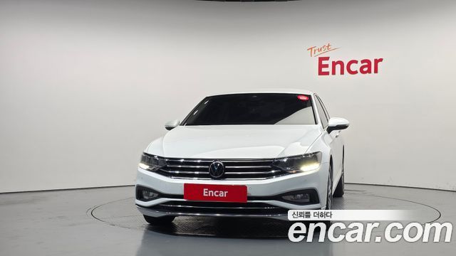 Volkswagen Passat 2022 — photo 3