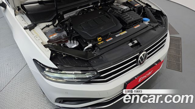 Volkswagen Passat 2022 — photo 6