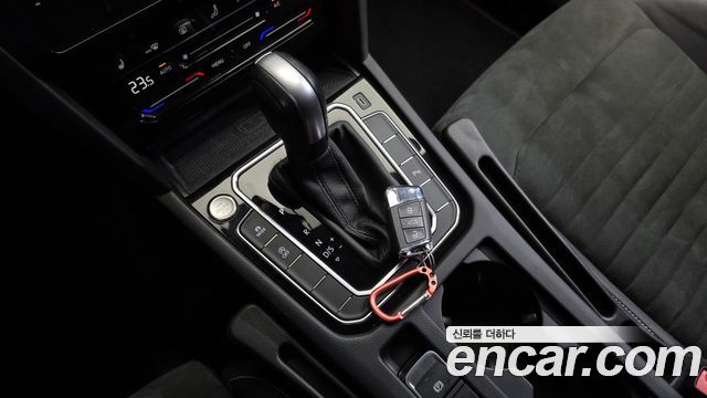 Volkswagen Passat 2022 — photo 12