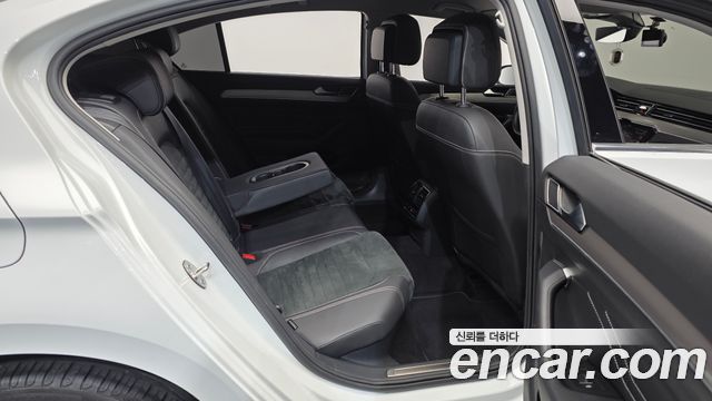 Volkswagen Passat 2022 — photo 18