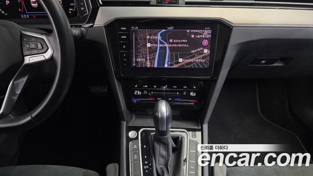 Volkswagen Passat 2022 — photo 20