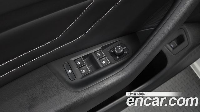 Volkswagen Passat 2022 — photo 27