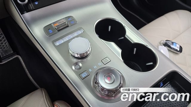 Genesis GV70 2025 — photo 12