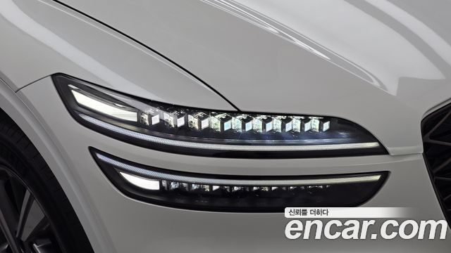 Genesis GV70 2025 — photo 8