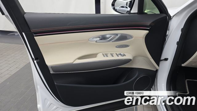 Genesis GV70 2025 — photo 14