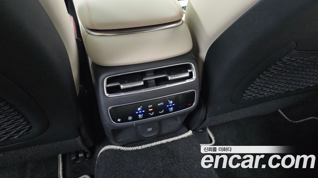 Genesis GV70 2025 — photo 32