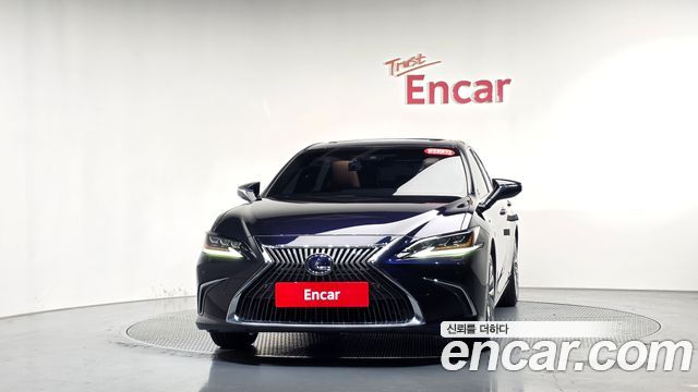 Lexus ES 2019 — photo 3