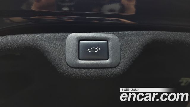 Lexus ES 2019 — photo 24