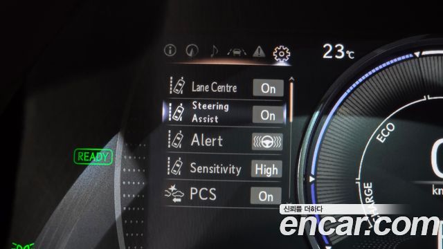 Lexus ES 2019 — photo 34
