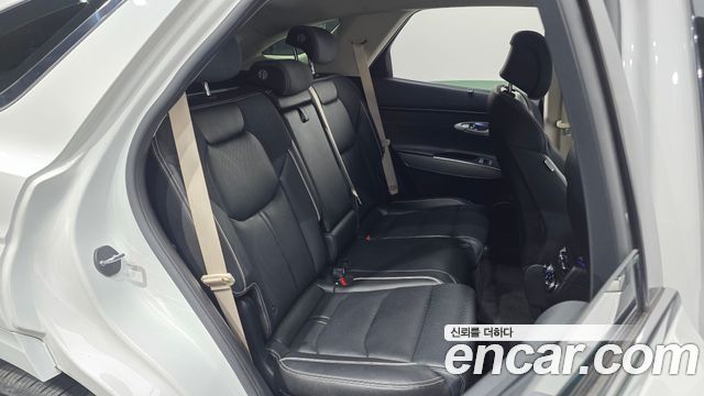 Genesis GV70 2022 — photo 18