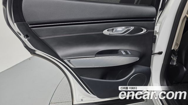 Genesis GV70 2022 — photo 15