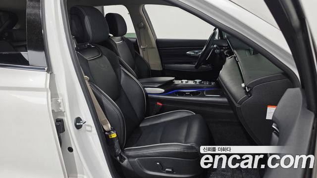 Genesis GV70 2022 — photo 16