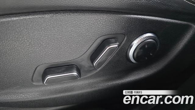 Genesis GV70 2022 — photo 31