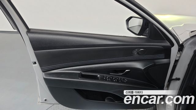 Hyundai AVANTE 2023 — photo 14