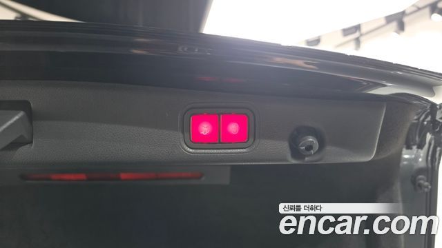 Mercedes-Benz E-Class 2022 — photo 22