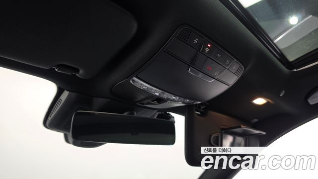 Mercedes-Benz E-Class 2022 — photo 26