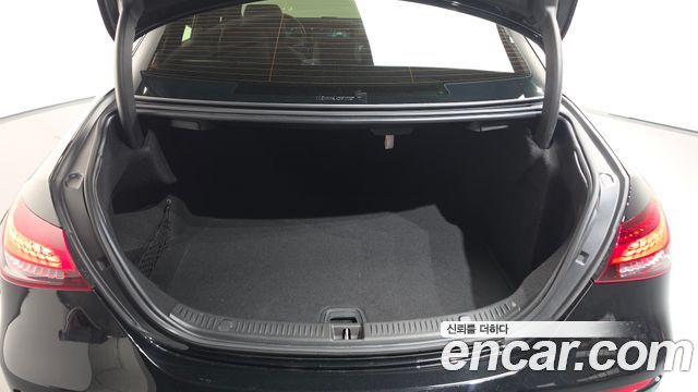 Mercedes-Benz E-Class 2022 — photo 30