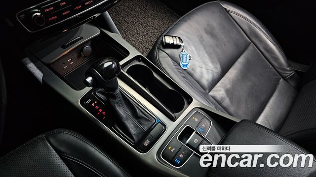 Kia K7 2016 — photo 12