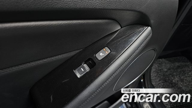 Kia K7 2016 — photo 25
