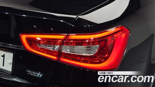 Kia K7 2016 — photo 9