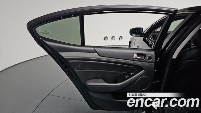Kia K7 2016 — photo 15