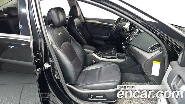 Kia K7 2016 — photo 16