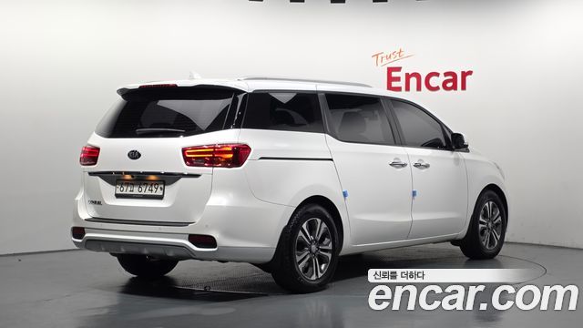 Kia Canival 2019 — photo 2